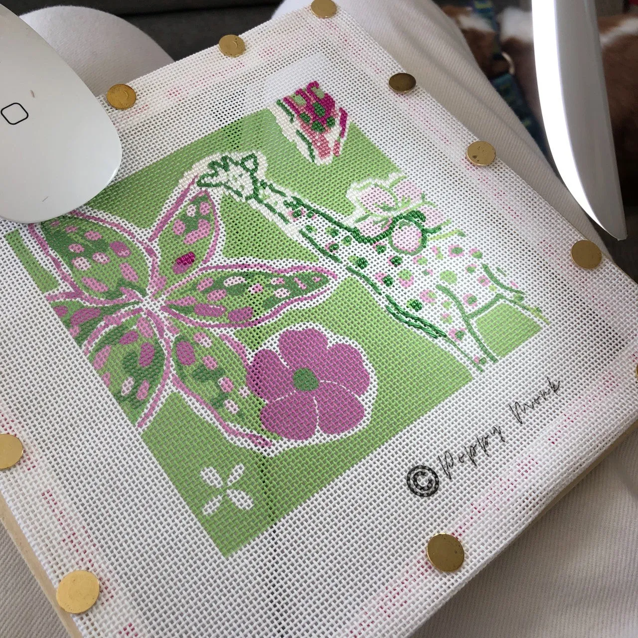 Smart Clip-On Needlepoint Daylight Lamp