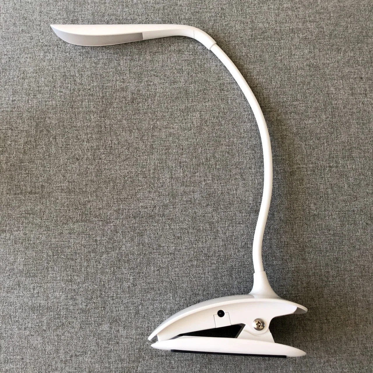 Smart Clip-On Needlepoint Daylight Lamp