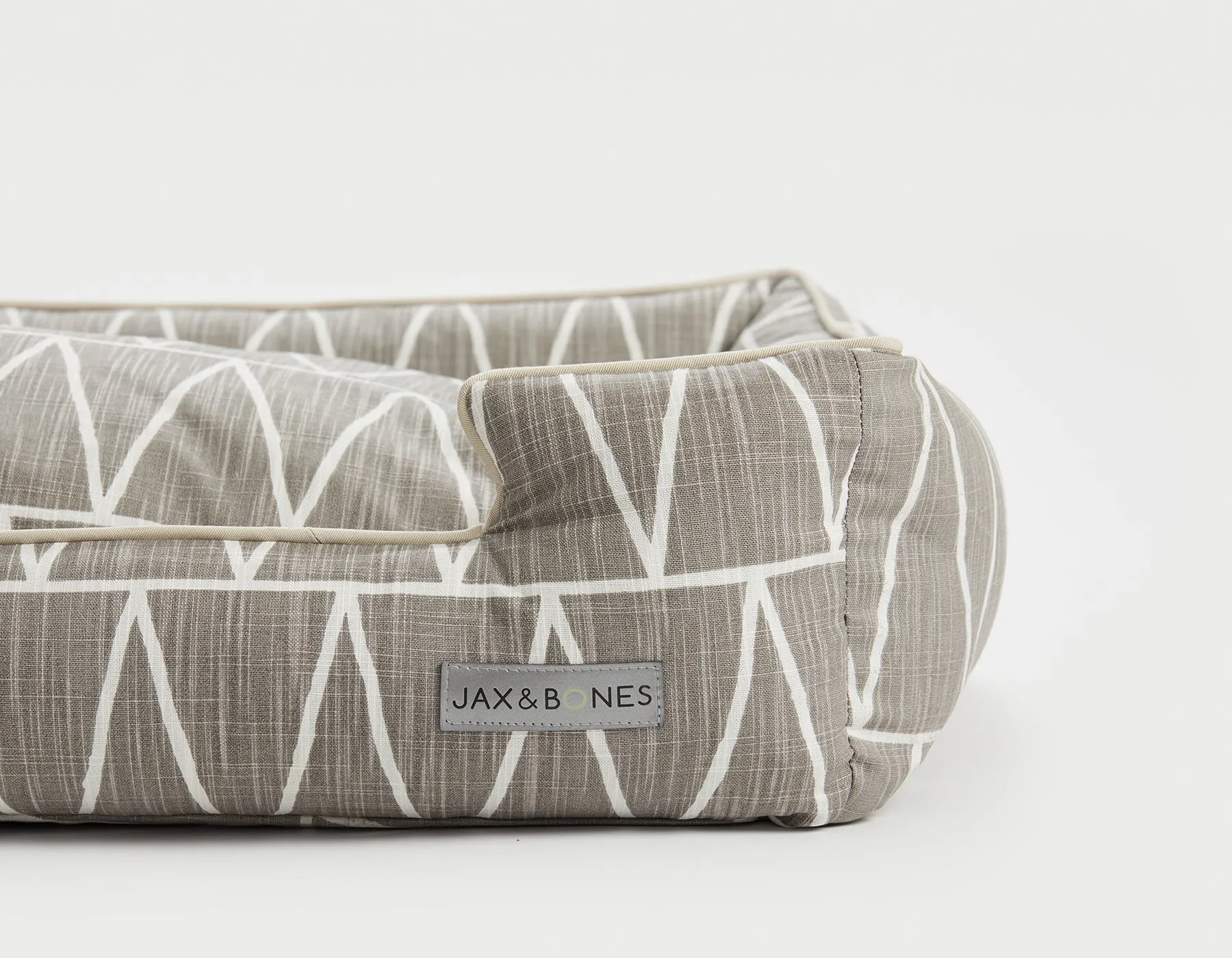 Terrain Lounge Bed