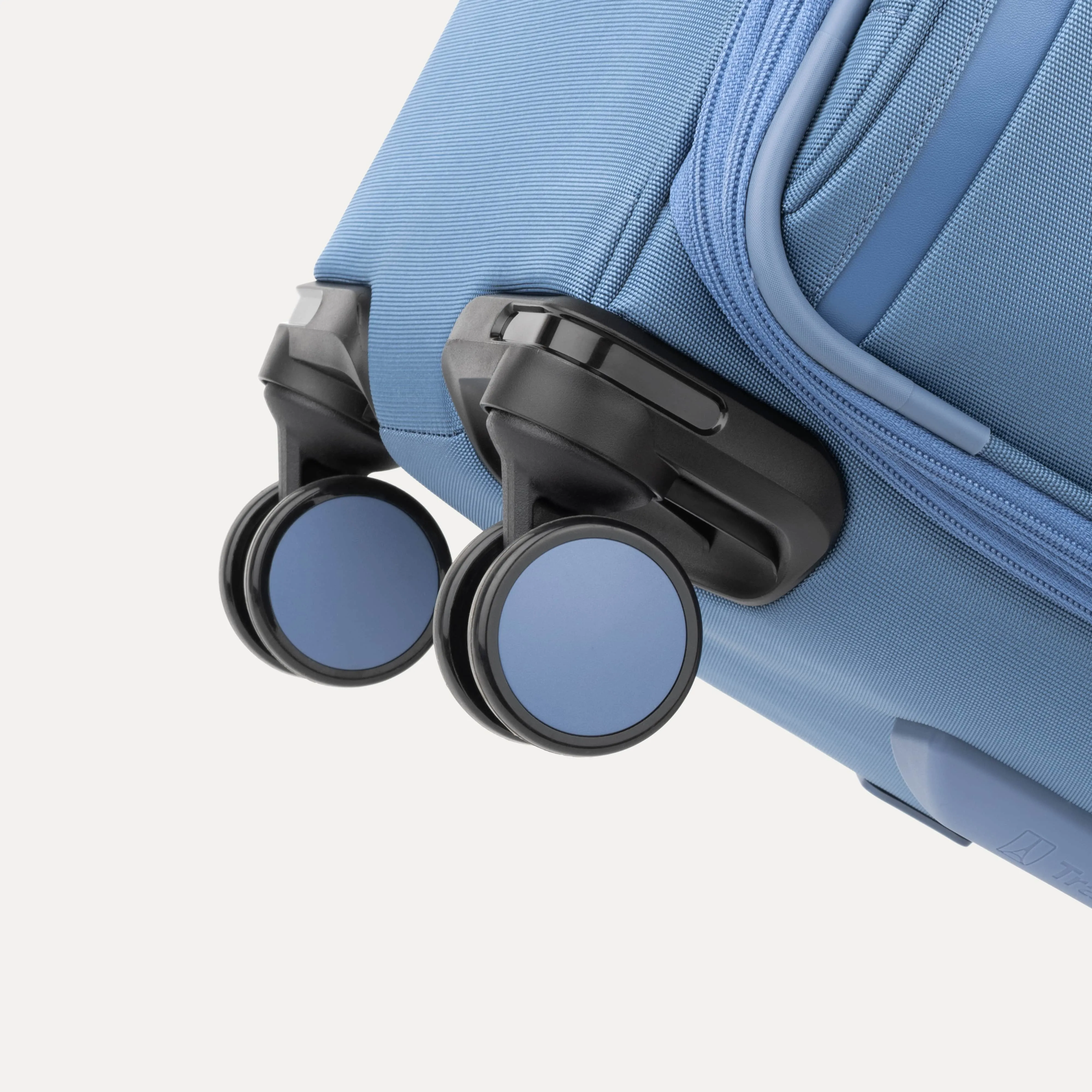 Travelpro VersaPack  Medium Check-In Expandable Spinner Luggage