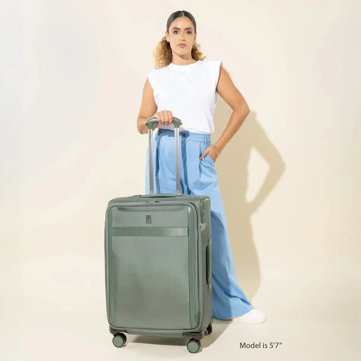 Travelpro VersaPack  Medium Check-In Expandable Spinner Luggage